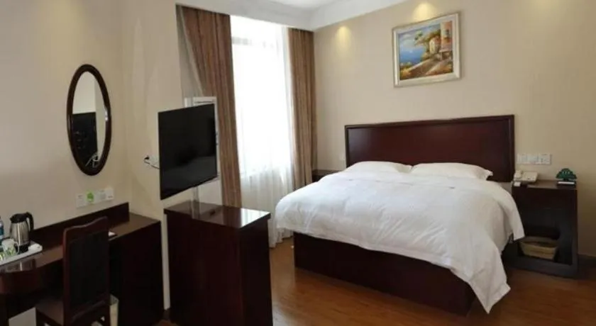 Bed in GreenTree Inn Jiangsu Wuxi Xishan DongTing Erquan East Road XinGuang Newly Estate Express Hotel