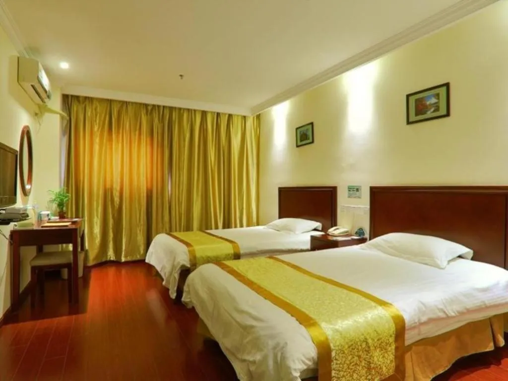 Bed in GreenTree Inn Nanjing Software Valley DaDingFang Express Hotel
