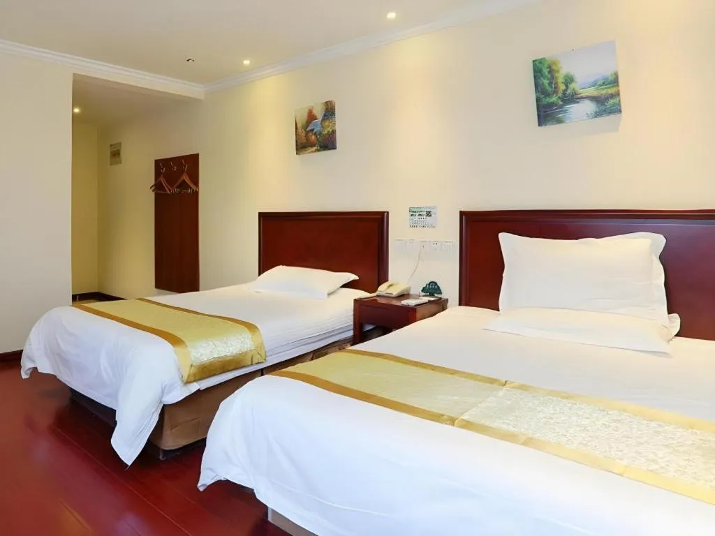 Bed in GreenTree Inn Nanjing Software Valley DaDingFang Express Hotel