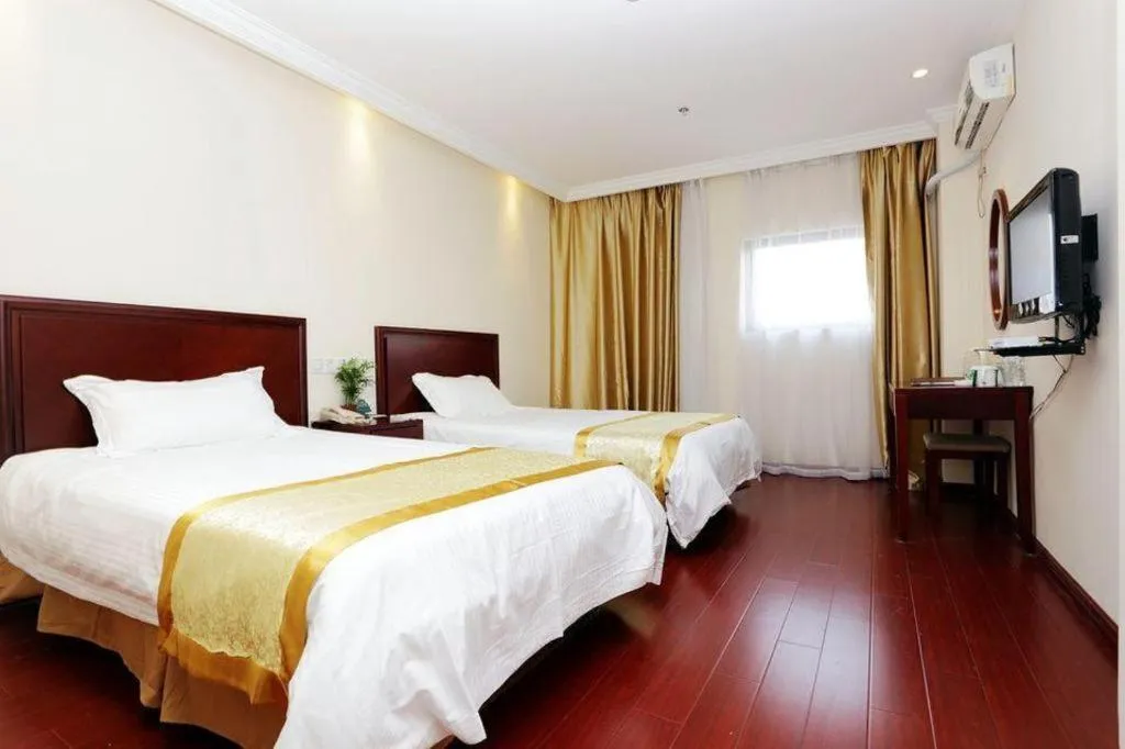 Bed in GreenTree Inn Nanjing Software Valley DaDingFang Express Hotel