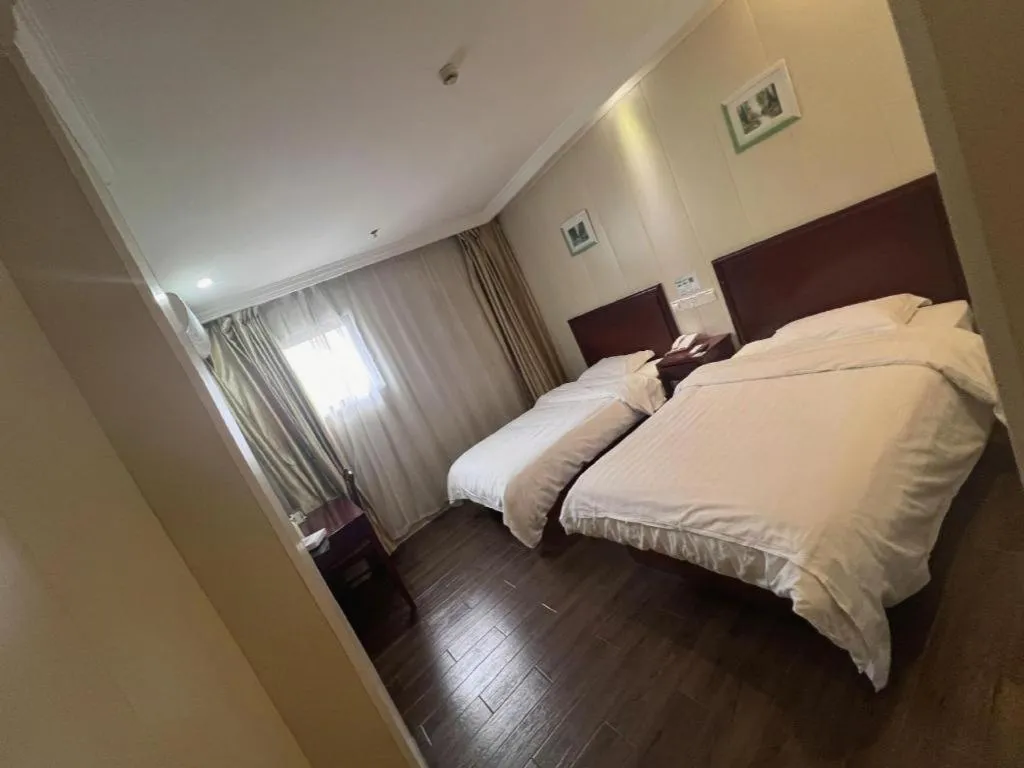 Bed in GreenTree Inn Nanjing Software Valley DaDingFang Express Hotel