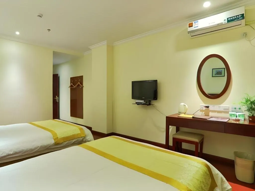 Bed in GreenTree Inn Nanjing Software Valley DaDingFang Express Hotel