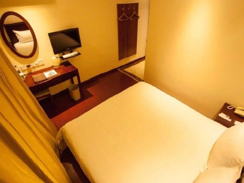 Bed in GreenTree Inn Nanjing Software Valley DaDingFang Express Hotel