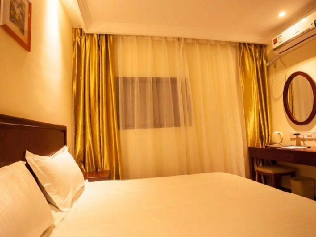 Bed in GreenTree Inn Nanjing Software Valley DaDingFang Express Hotel