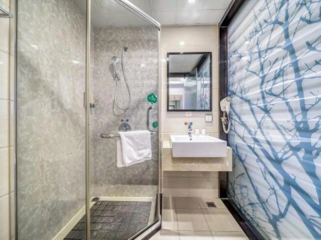 Vatica ShangHai Pudong Airport Disney Huaxia(E) Road Metro Station Hotel .