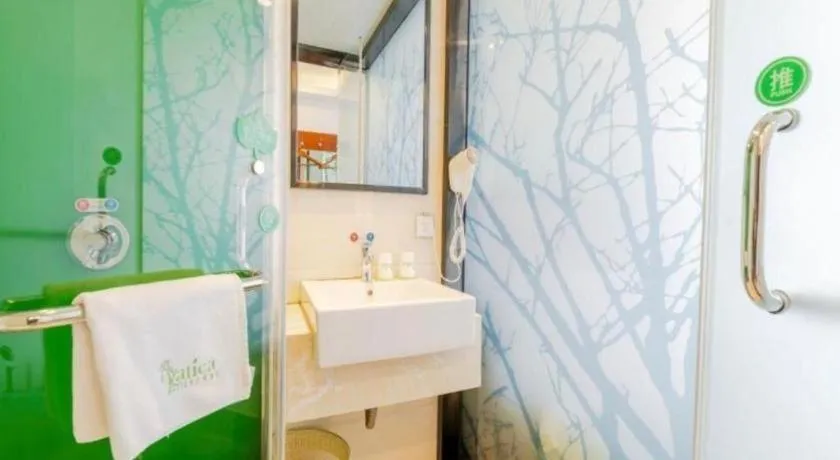 Vatica ShangHai Pudong Airport Disney Huaxia(E) Road Metro Station Hotel .