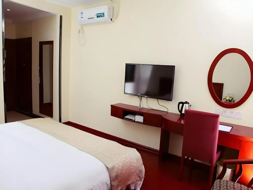 Bed in GreenTree Inn Nanjing Dachang Getang Metro Station Express Hotel