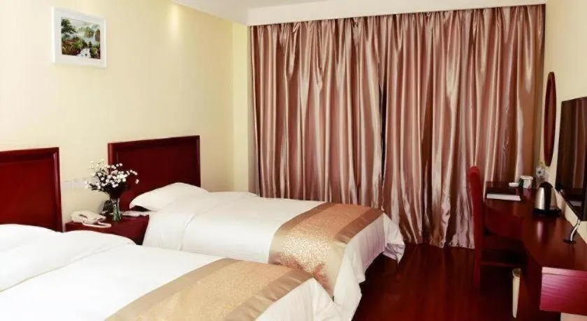 Bed in GreenTree Inn Nanjing Dachang Getang Metro Station Express Hotel