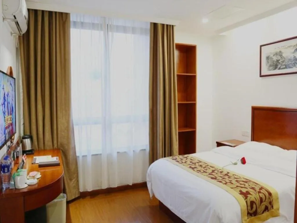 Bed in GreenTree Inn Hefei Feidong Guiwang Road Luzhou Medical School Business Hotel