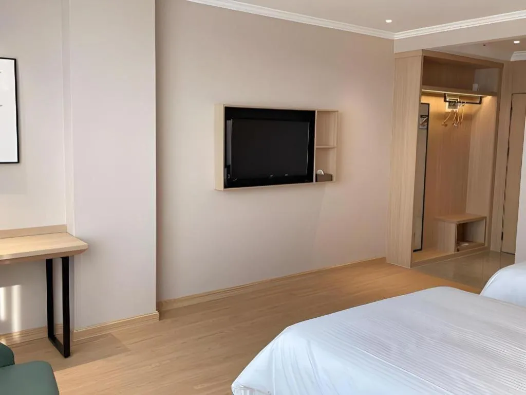 Bed in GreenTree Inn Chizhou Pingtian Lake Qingfeng Avenue Business Hotel