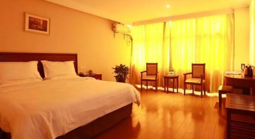 Bed in GreenTree Inn Chizhou Pingtian Lake Qingfeng Avenue Business Hotel