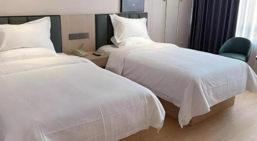 Bed in GreenTree Inn Chizhou Pingtian Lake Qingfeng Avenue Business Hotel