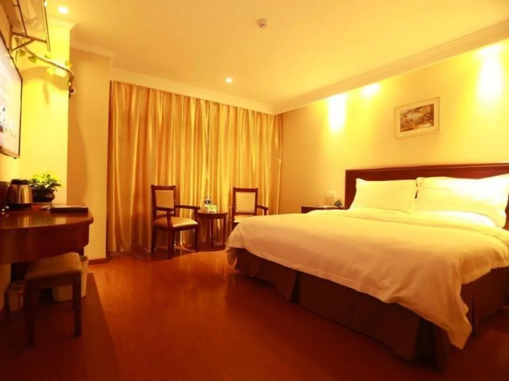 Bed in GreenTree Inn Chizhou Pingtian Lake Qingfeng Avenue Business Hotel