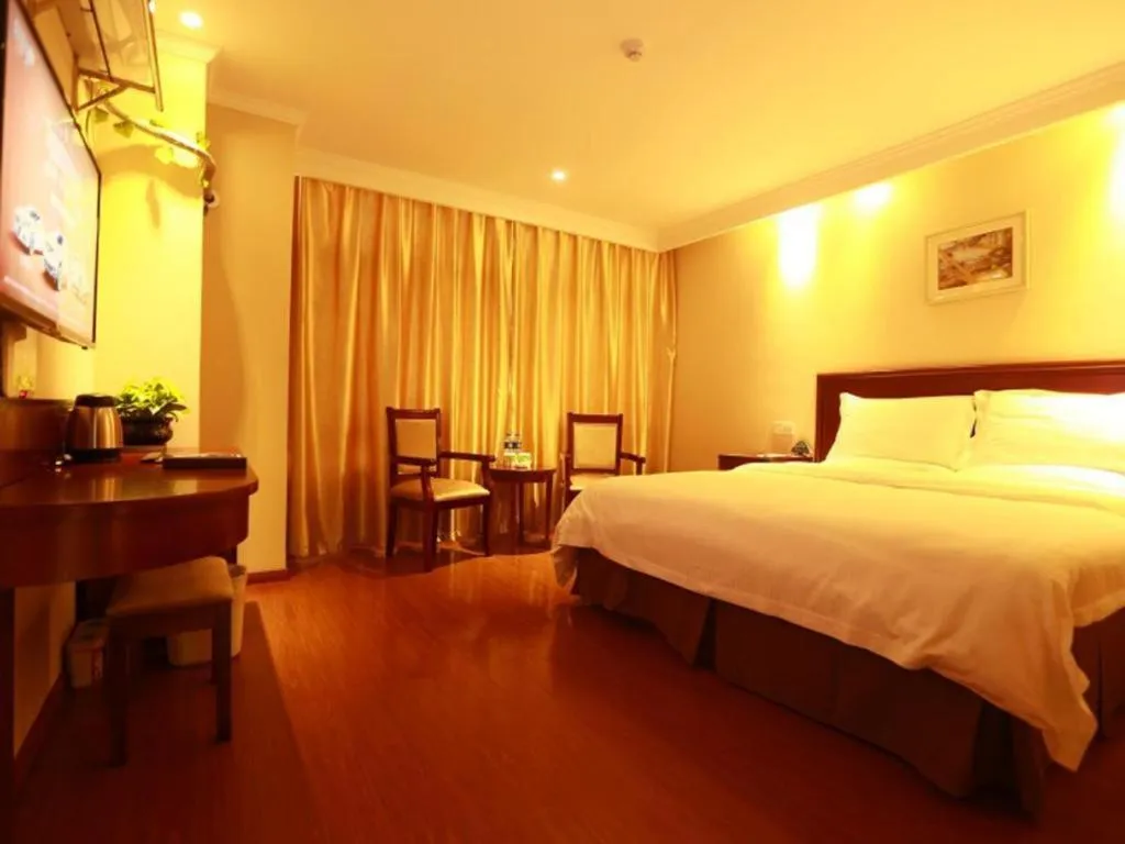 Bed in GreenTree Inn Chizhou Pingtian Lake Qingfeng Avenue Business Hotel