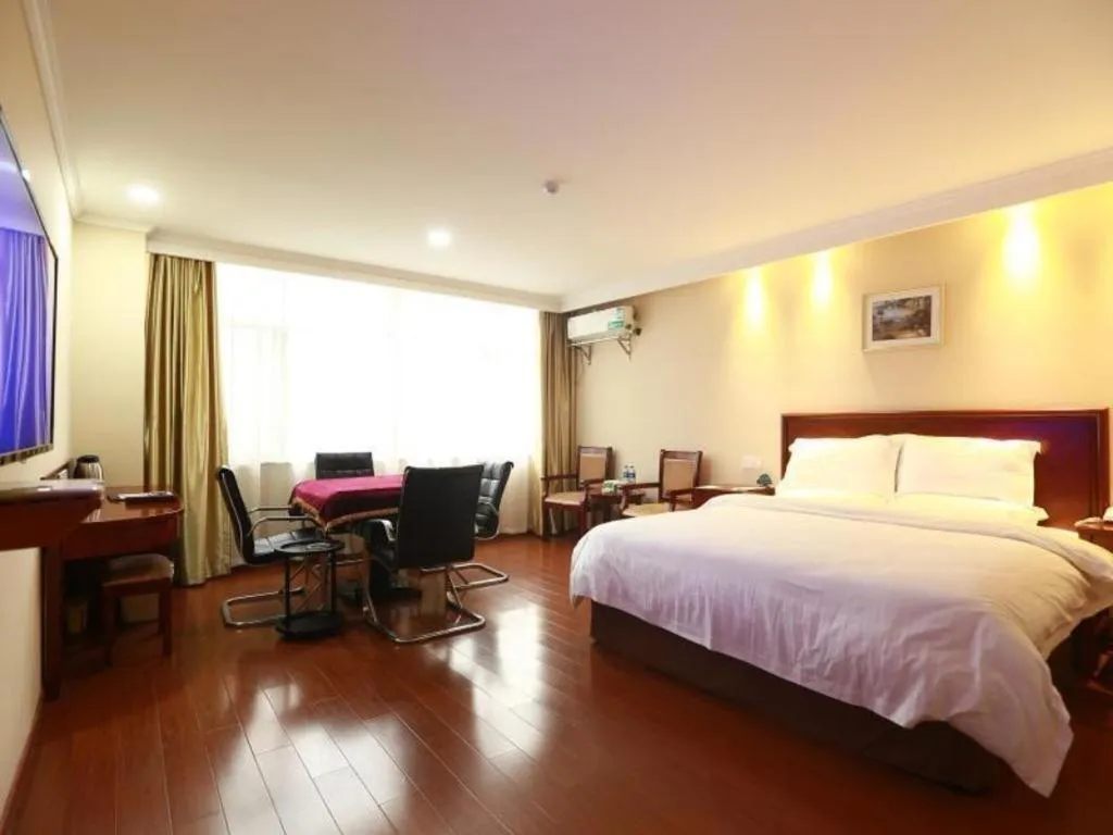 Bed in GreenTree Inn Chizhou Pingtian Lake Qingfeng Avenue Business Hotel