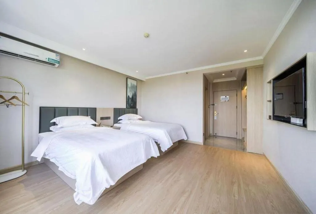 Bed in GreenTree Inn Chizhou Pingtian Lake Qingfeng Avenue Business Hotel