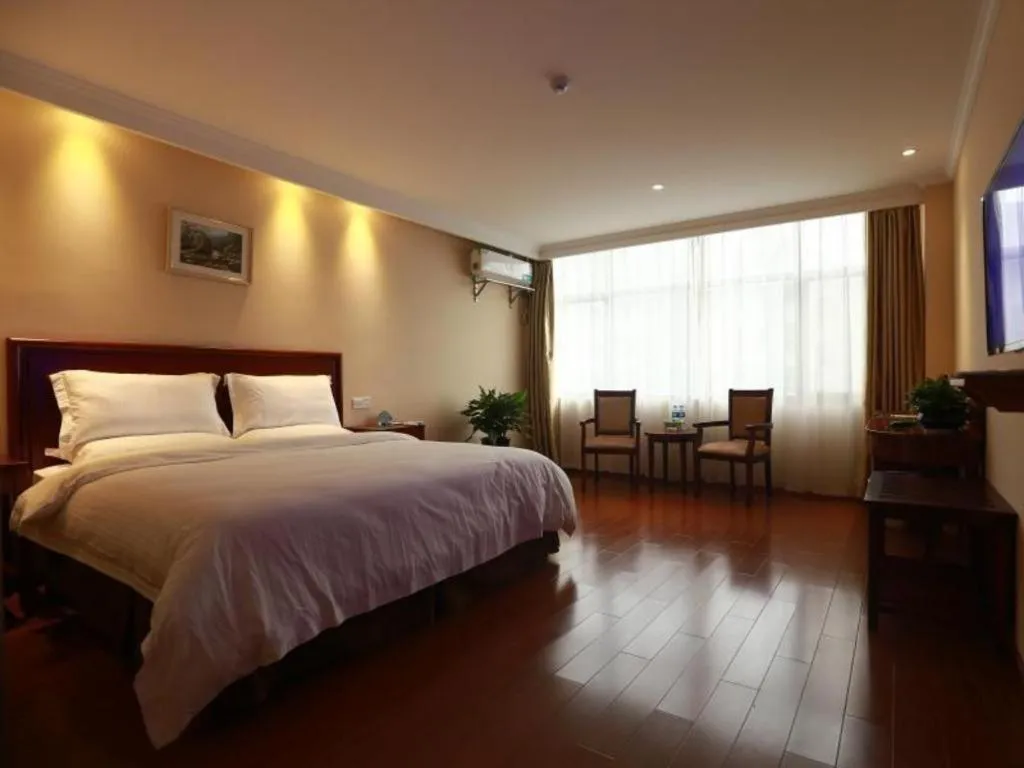Bed in GreenTree Inn Chizhou Pingtian Lake Qingfeng Avenue Business Hotel