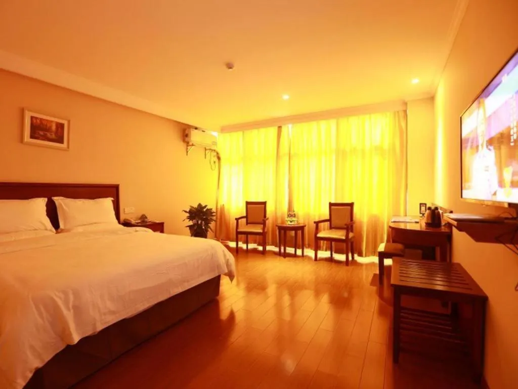 Bed in GreenTree Inn Chizhou Pingtian Lake Qingfeng Avenue Business Hotel