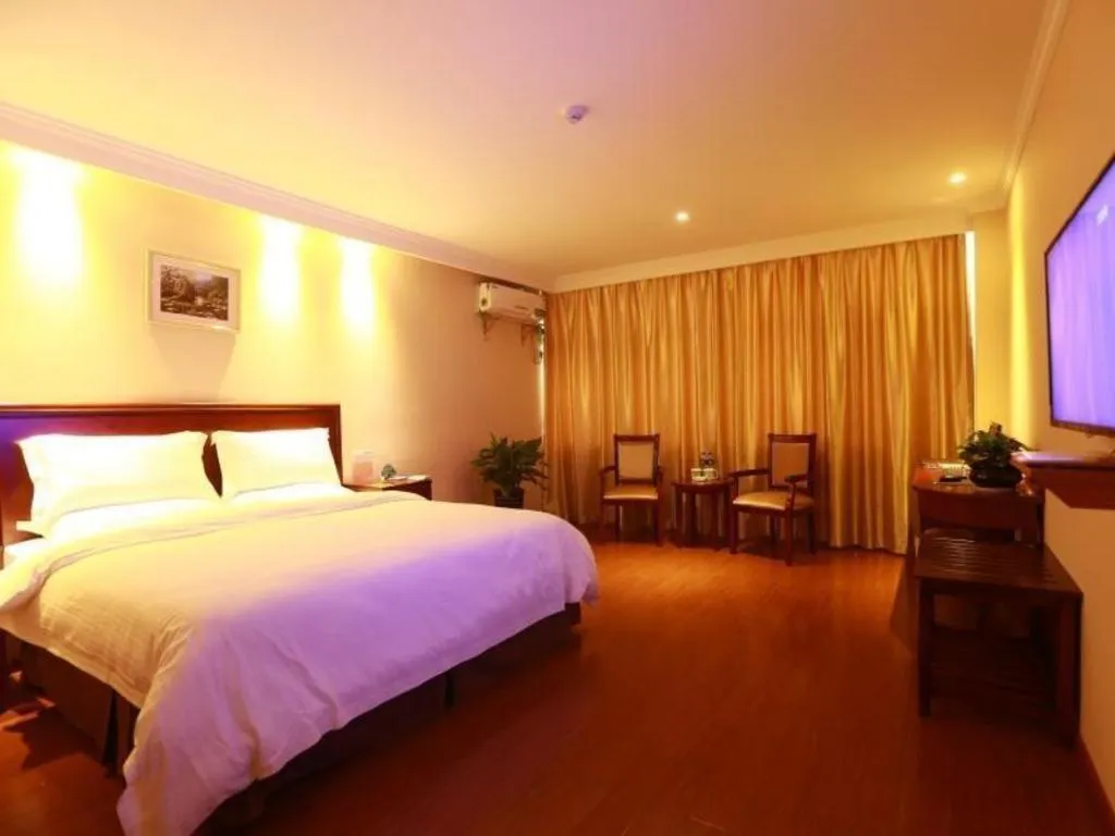 Bed in GreenTree Inn Chizhou Pingtian Lake Qingfeng Avenue Business Hotel