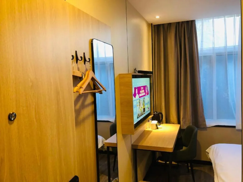 GreenTree Inn Yangzhou Slender West Lake Wencheng Attic Express Hotel