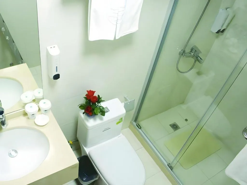 GreenTree Inn Shanghai MinHang ZhuanQiao Subway Station East ZhuanXing Road Shell Hotel