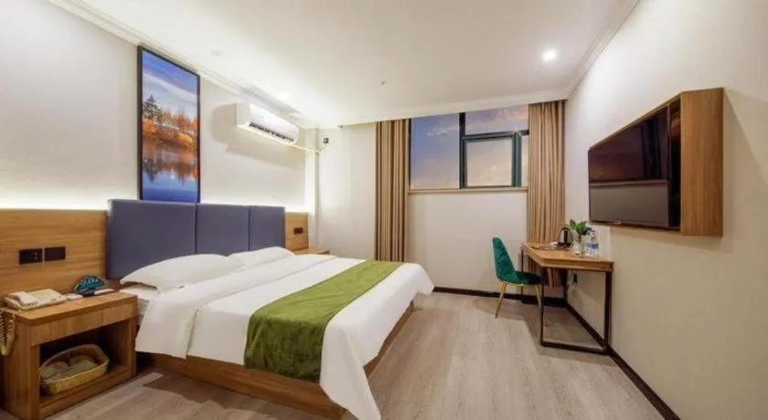 Bed in GreenTree Inn Shanghai MinHang ZhuanQiao Subway Station East ZhuanXing Road Shell Hotel