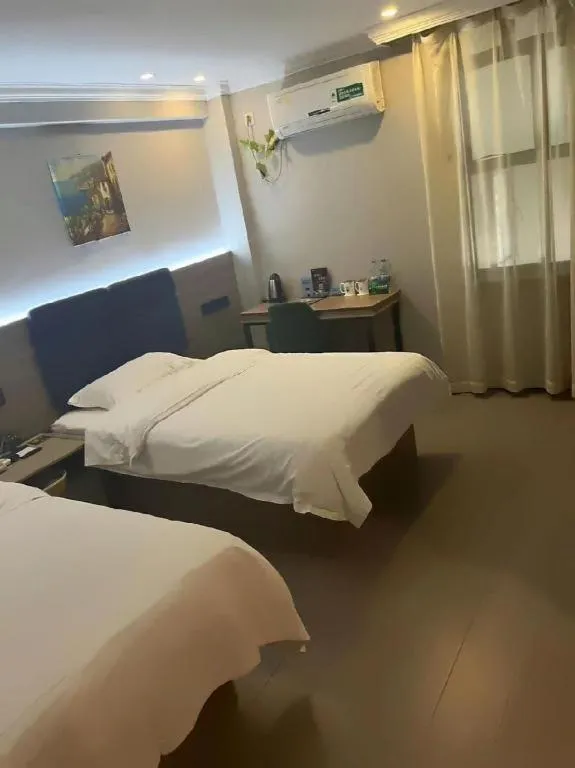 Bed in GreenTree Inn Shanghai MinHang ZhuanQiao Subway Station East ZhuanXing Road Shell Hotel