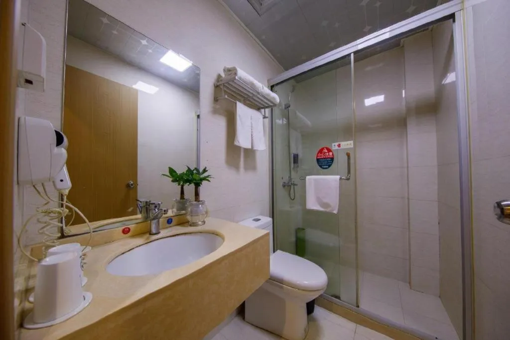 GreenTree Inn Shanghai MinHang ZhuanQiao Subway Station East ZhuanXing Road Shell Hotel