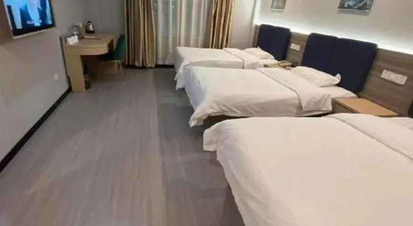 Bed in GreenTree Inn Shanghai MinHang ZhuanQiao Subway Station East ZhuanXing Road Shell Hotel
