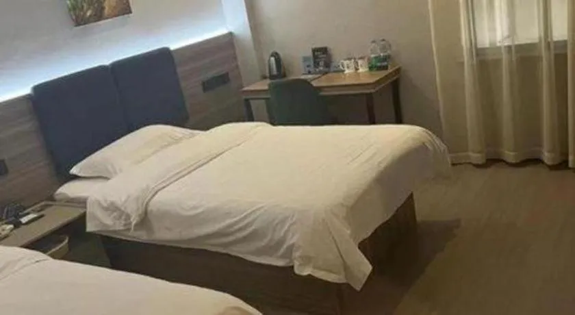 Bed in GreenTree Inn Shanghai MinHang ZhuanQiao Subway Station East ZhuanXing Road Shell Hotel
