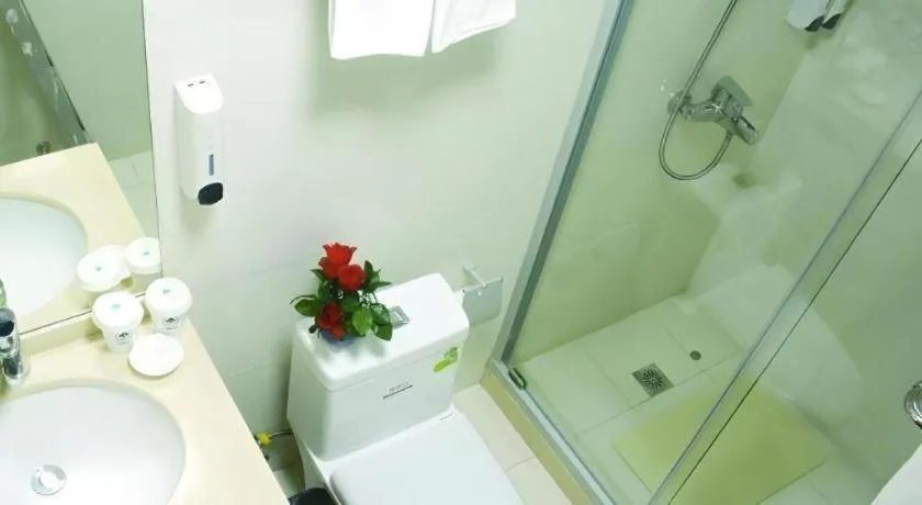 GreenTree Inn Shanghai MinHang ZhuanQiao Subway Station East ZhuanXing Road Shell Hotel