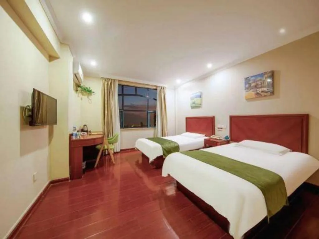 Bed in GreenTree Inn Shanghai MinHang ZhuanQiao Subway Station East ZhuanXing Road Shell Hotel