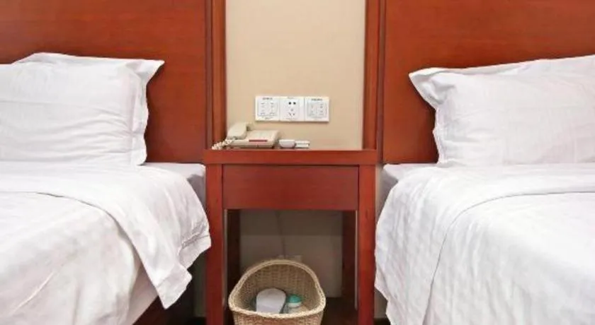 Bed in GreenTree Inn Shanghai Hongqiao Airport Huqingping Highway Shell Hotel