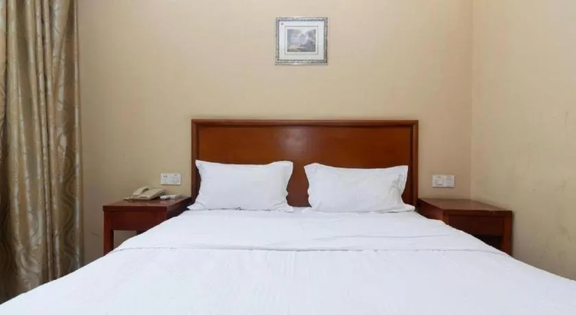 Bed in GreenTree Inn Shanghai Hongqiao Airport Huqingping Highway Shell Hotel