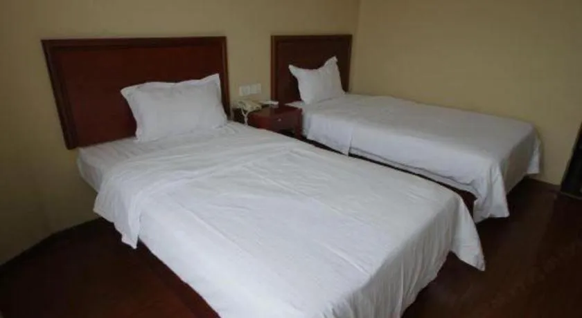 Bed in GreenTree Inn Shanghai Hongqiao Airport Huqingping Highway Shell Hotel