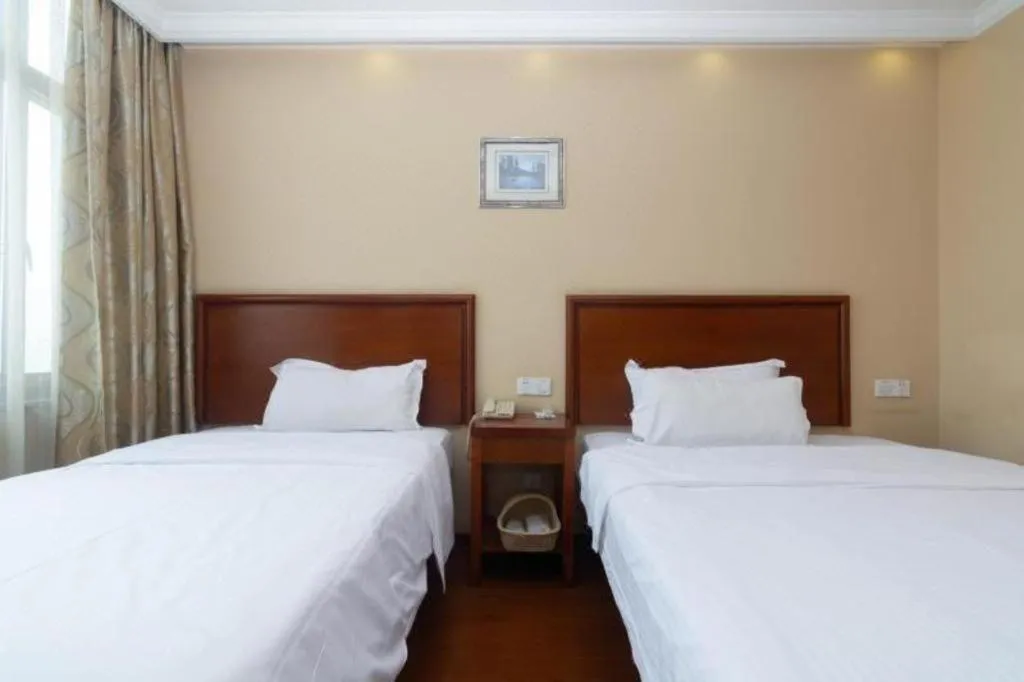 Bed in GreenTree Inn Shanghai Hongqiao Airport Huqingping Highway Shell Hotel