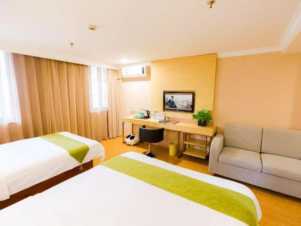 Bed in GreenTree Inn Shanghai Guangxin Road Tongji Hospital Express Hotel