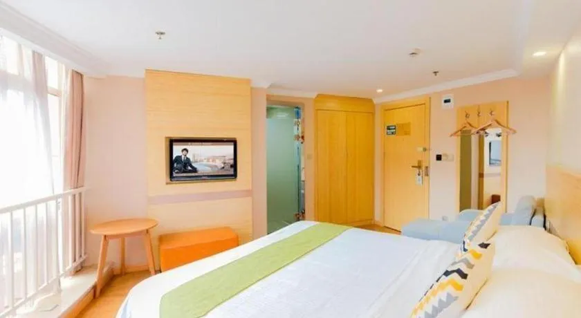 Bed in GreenTree Inn Shanghai Guangxin Road Tongji Hospital Express Hotel