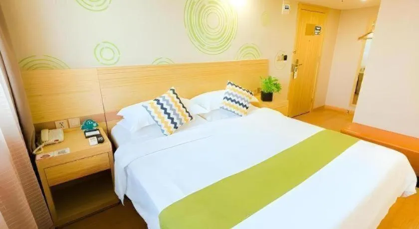 Bed in GreenTree Inn Shanghai Guangxin Road Tongji Hospital Express Hotel