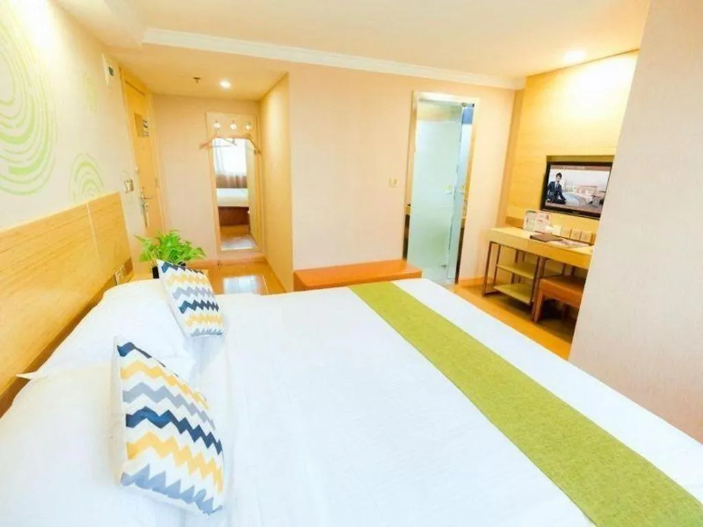 Bed in GreenTree Inn Shanghai Guangxin Road Tongji Hospital Express Hotel
