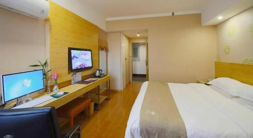 Bed in GreenTree Inn Shanghai Guangxin Road Tongji Hospital Express Hotel