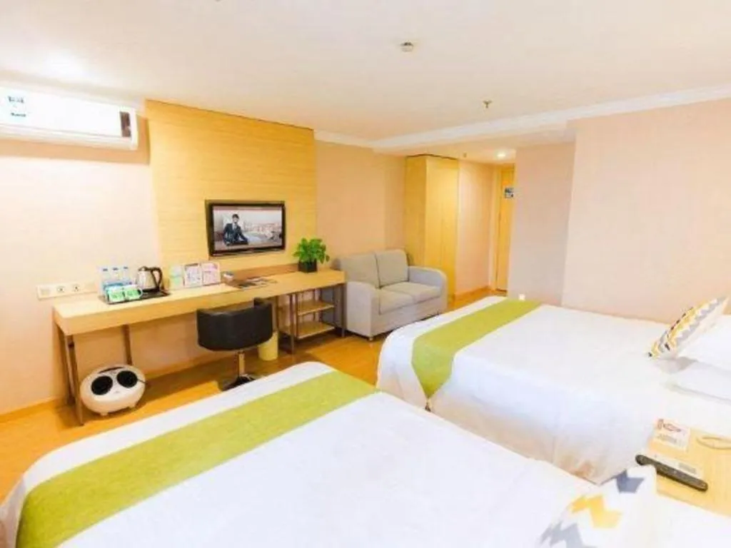 Bed in GreenTree Inn Shanghai Guangxin Road Tongji Hospital Express Hotel