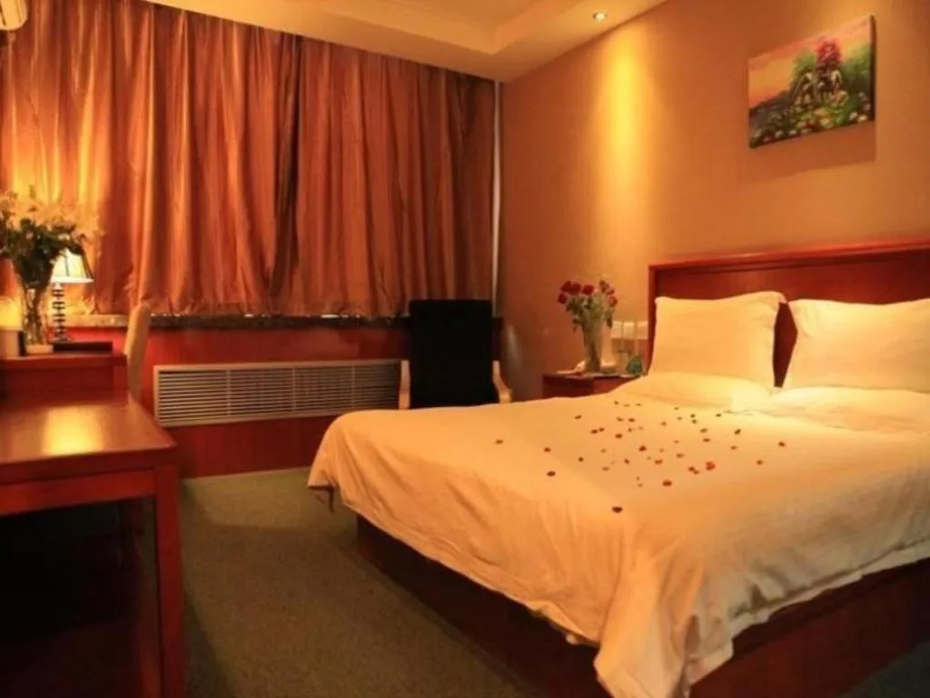 Bed in GreenTree Inn Lanzhou Yantan Road Express Hotel