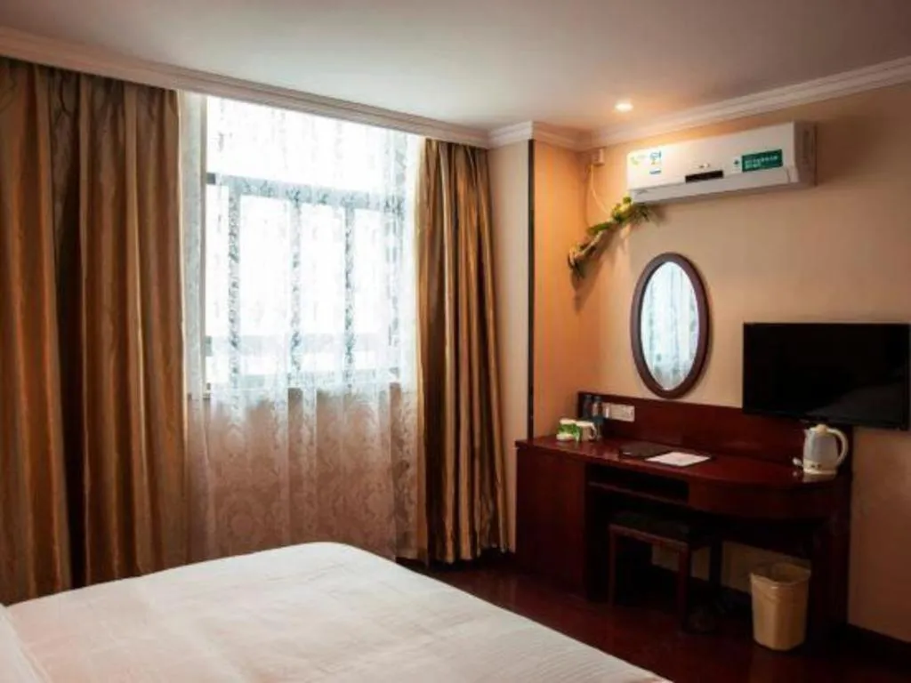 Bed in GreenTree Inn Wuhu Fangte Second Phase Nanxiang Wanshang Express Hotel