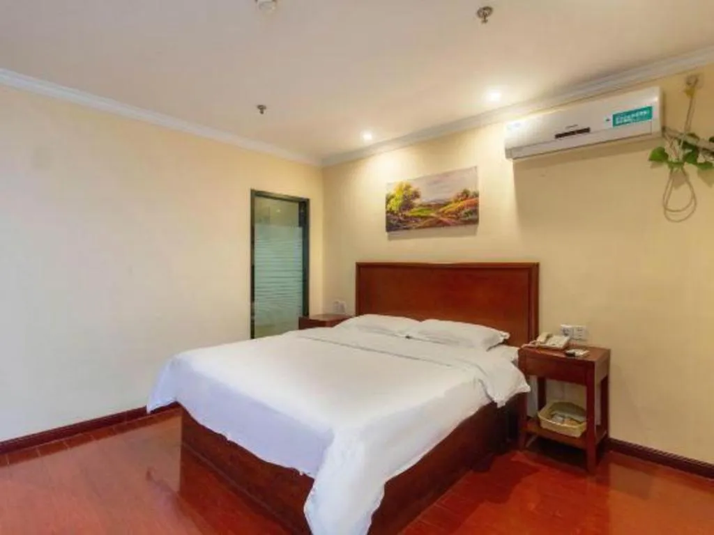 Bed in GreenTree Inn Wuhu Fangte Second Phase Nanxiang Wanshang Express Hotel