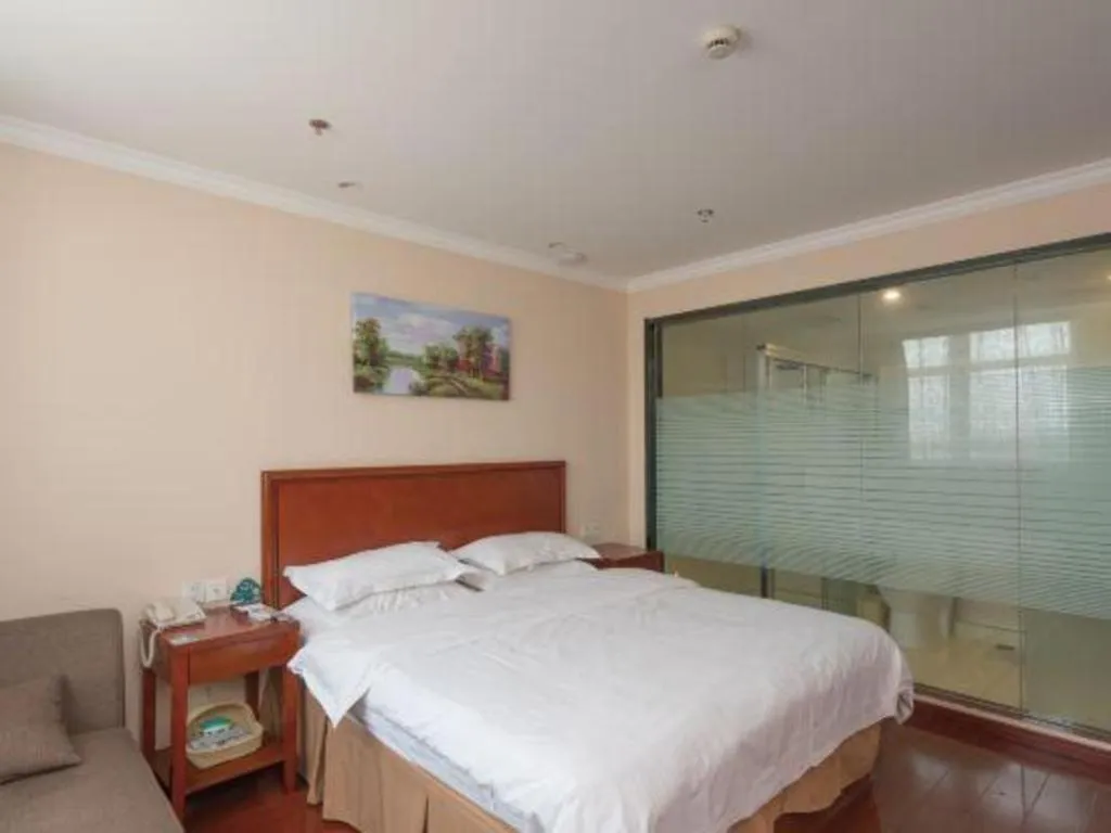 Bed in GreenTree Inn Wuhu Fangte Second Phase Nanxiang Wanshang Express Hotel