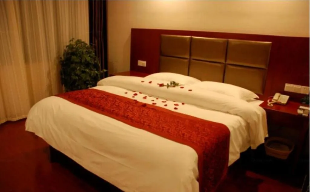 Bed in GreenTree Inn HeFei LongChuan Road South Hefei Railway Station Business Hotel