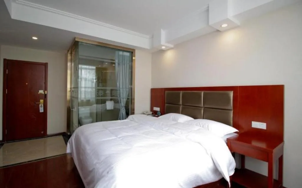 Bed in GreenTree Inn HeFei LongChuan Road South Hefei Railway Station Business Hotel