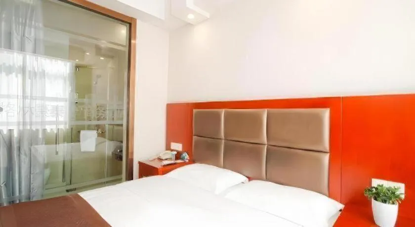 Bed in GreenTree Inn HeFei LongChuan Road South Hefei Railway Station Business Hotel