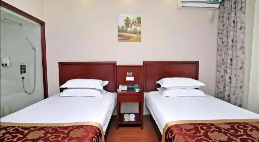 Bed in GreenTree Inn Shanghai Jiading Newtown MaLu Subway Station Business Hotel